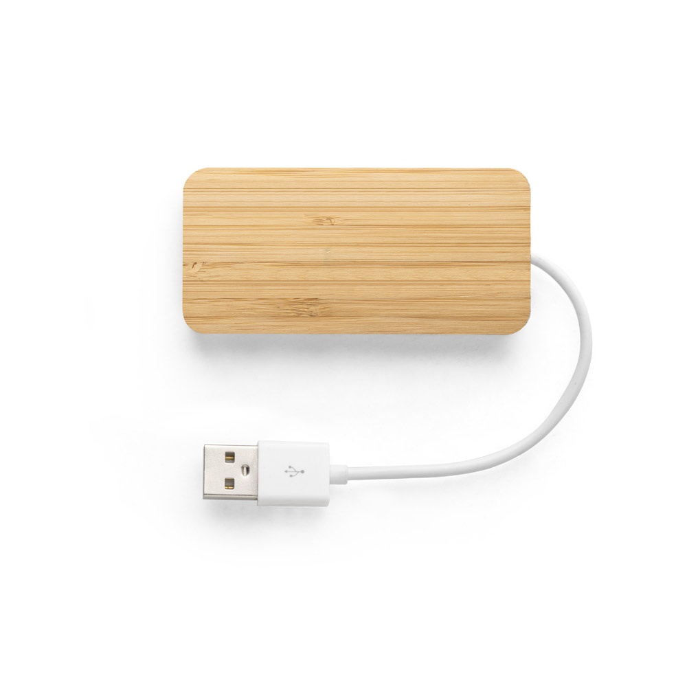 MOSER. HUB with 2 USB-A and 1 USB-C ports in bamboo