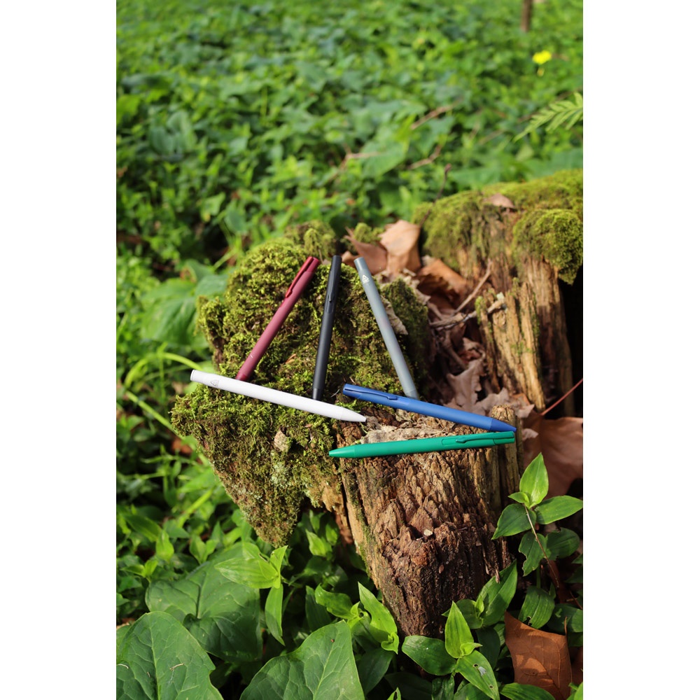 CLINT. Алуминиева химикалка от рециклиран алуминий (100% rAL) с гумено покритие