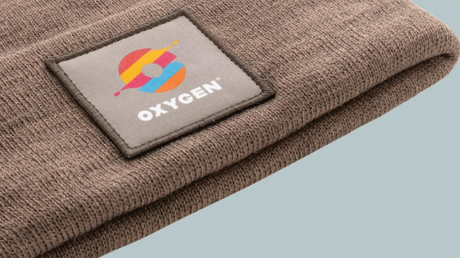 Щампирана нашивка с бродиран контур