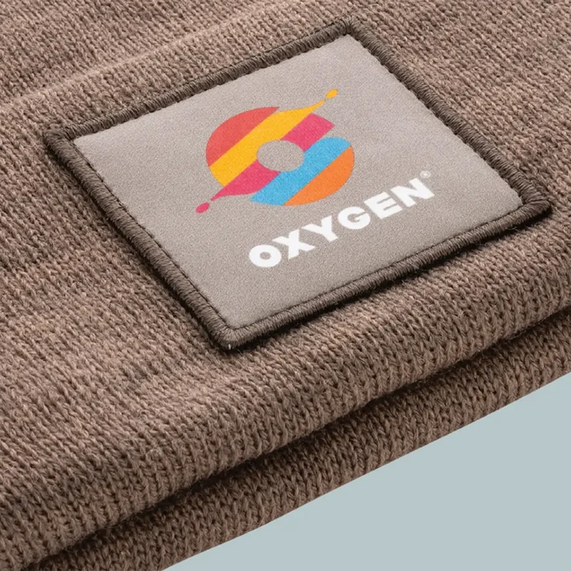 Щампирана нашивка с бродиран контур